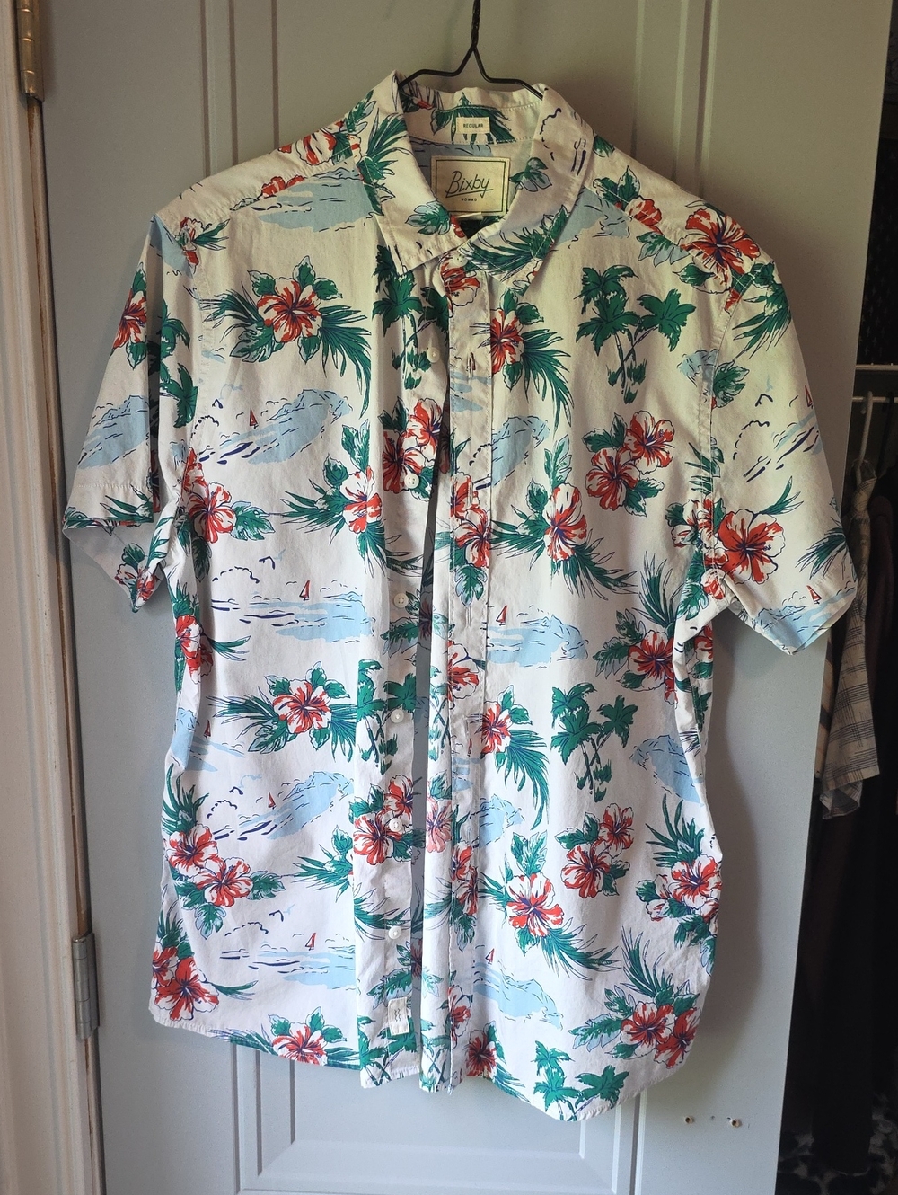 Bixby Men's White Tropical Floral Short Sleeve Button-Down Shirt